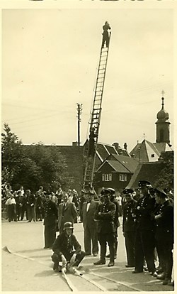 Historisches Bild einer Übung.