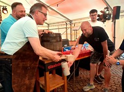 Fassanstich auf der Heusenstammer Kerb (2025).