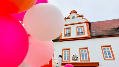 Heusenstammer Rathaus zur Fastnachtszeit. 