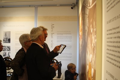 Mit den Tablets durch die Ausstellung