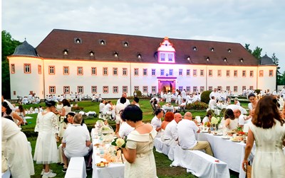 Weißes Dinner in Heusenstamm