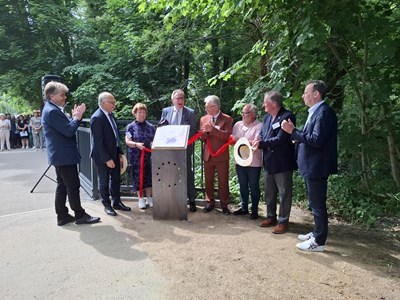 Einweihung der Brücke der Freundschaft.