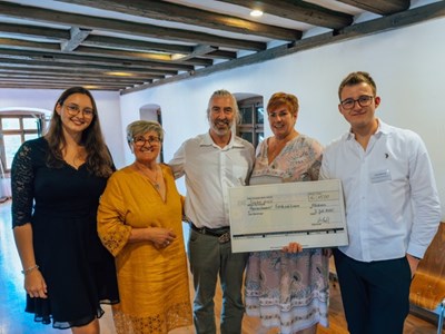 Justus Kallmeyer, Anica Stiplovsek, Brigitte Höhmann, Normen Gümblein und Victoria Wyrobek bei der feierlichen Preisverleihung. 