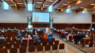 Bürgerversammlung im Kultur- und Sportzentrum Martinsee im Jahr 2023.