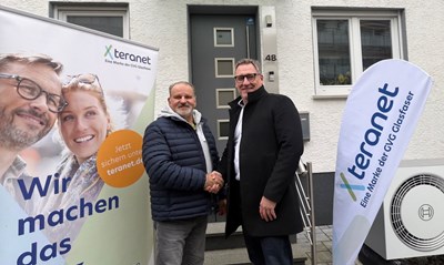 Harald Manger (erster Kunde) mit GVG-Geschäftsführer (COO) Michael Hegemann (Foto: GVG)