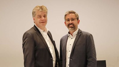 links: Erster Stadtrat Uwe Michael Hajdu, rechts: Fraktionsvorsitzender der CDU Paul Sassen