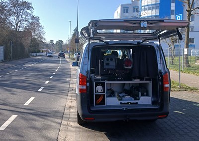 Das neue städtische Messfahrzeug im Einsatz. 