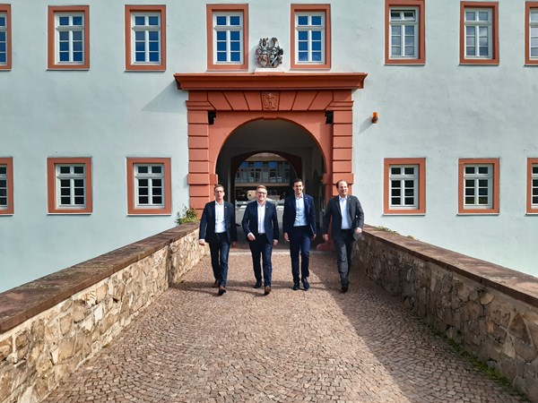 (von links nach rechts) Bürgermeister Alexander Böhn(Gemeinde Hainburg), Steffen Ball (Stadt Heusenstamm), Manuel Friedrich (Stadt Obertshausen), Martin Burlon (Stadt Dreieich)