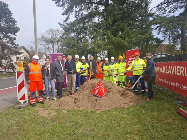 Spatenstich Glasfaser-Längstrasse der Westconnect.